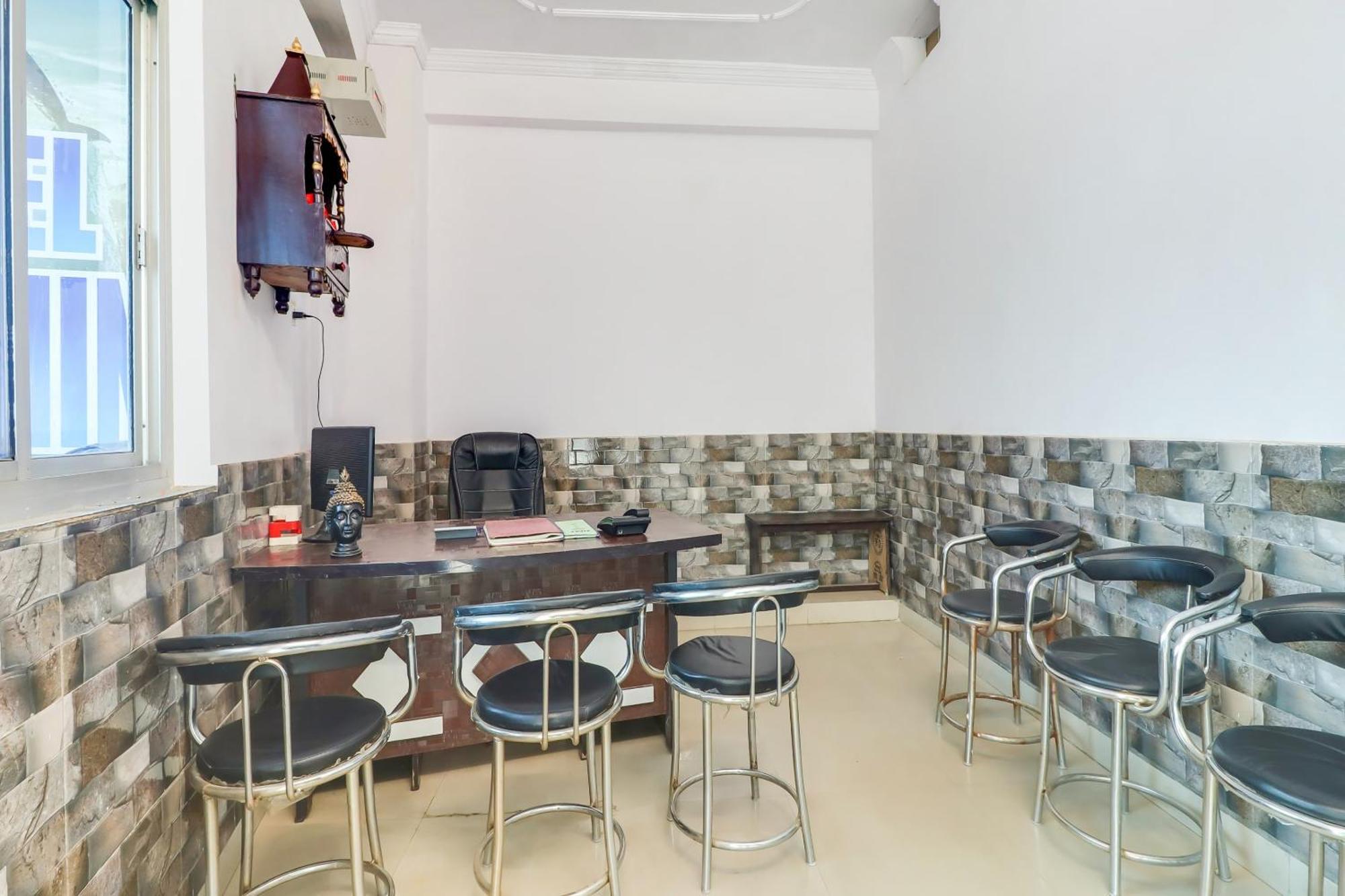 Hotel O Dolphin Лакнау Екстериор снимка