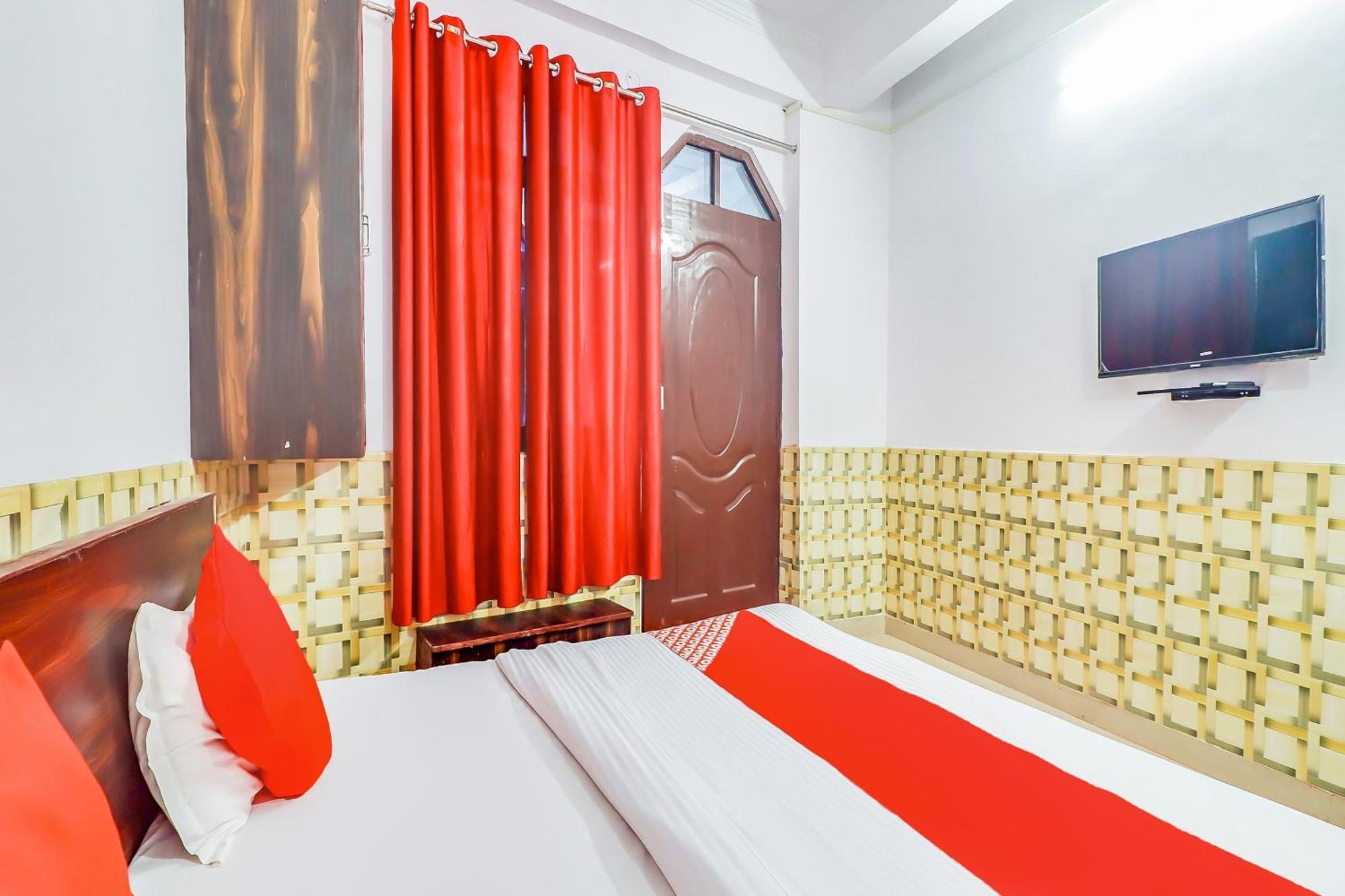 Super Collection O Dolphin Hotel Лакнау Екстериор снимка